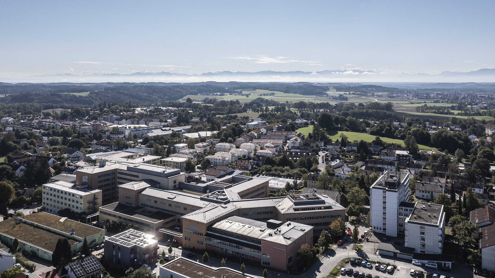 Luftaufnahme der Kreisklinik Ebersberg mit Blick nach Süden Luftaufnahme der Kreisklinik Ebersberg mit Blick nach Süden