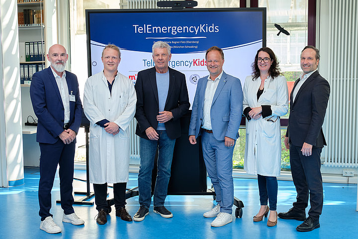 Kooperationspartner TelEmergency Kids Kooperationspartner beim Treffen in München (von links nach rechts): - Dr. Götz Brodermann (Vorsitzender der Geschäftsführung MüK), Dr. Mark Malota (Oberarzt Kinderchirurgie MüK), Oberbürgermeister Dieter Reiter, Landrat Robert Niedergesäß, Prof. Viktoria Bogner-Flatz (Ärztliche Direktorin und Chefärztin Kreisklinik Ebersberg), Stefan Huber (Geschäftsführer Kreisklinik Ebersberg)